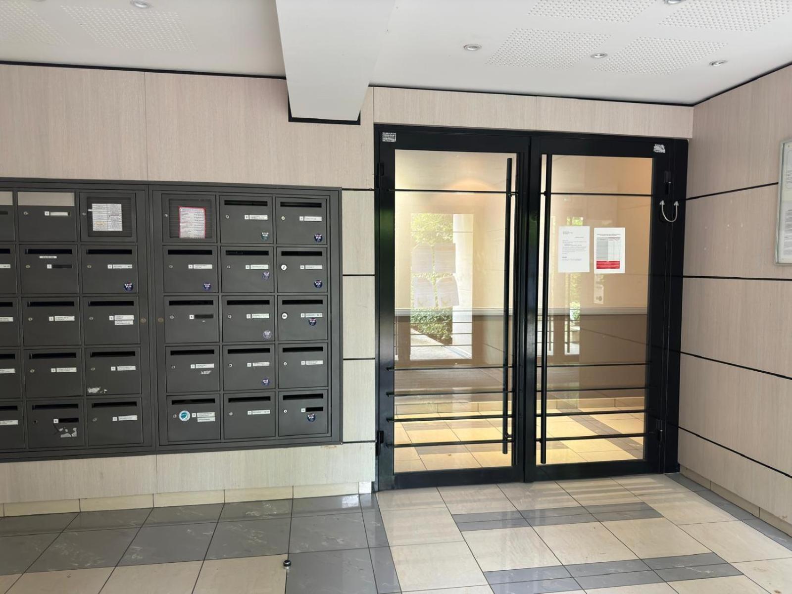 Appartement Magnolia 40M2, Parking Et Wifi Gratuit Монтеврен Экстерьер фото