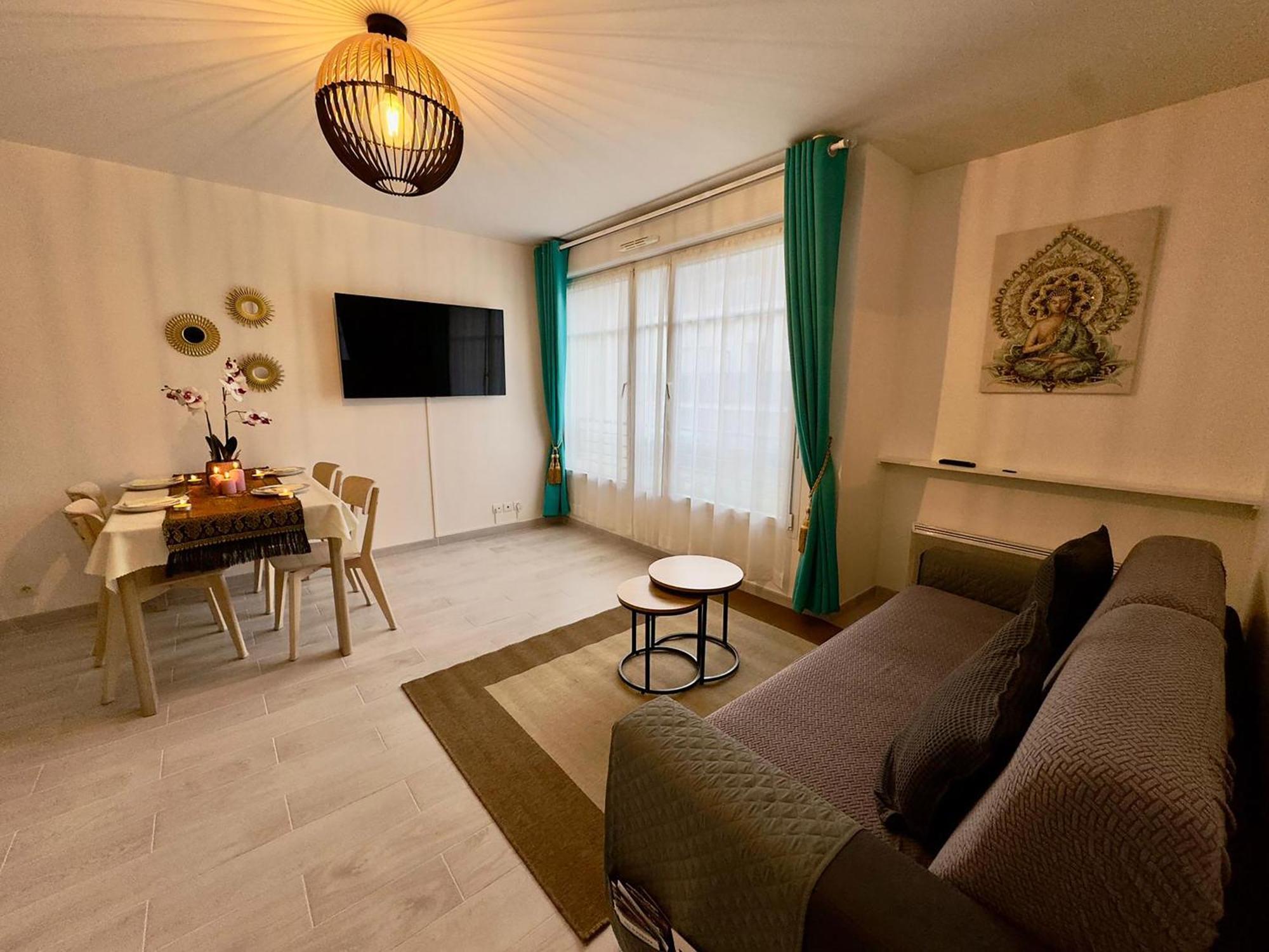 Appartement Magnolia 40M2, Parking Et Wifi Gratuit Монтеврен Экстерьер фото